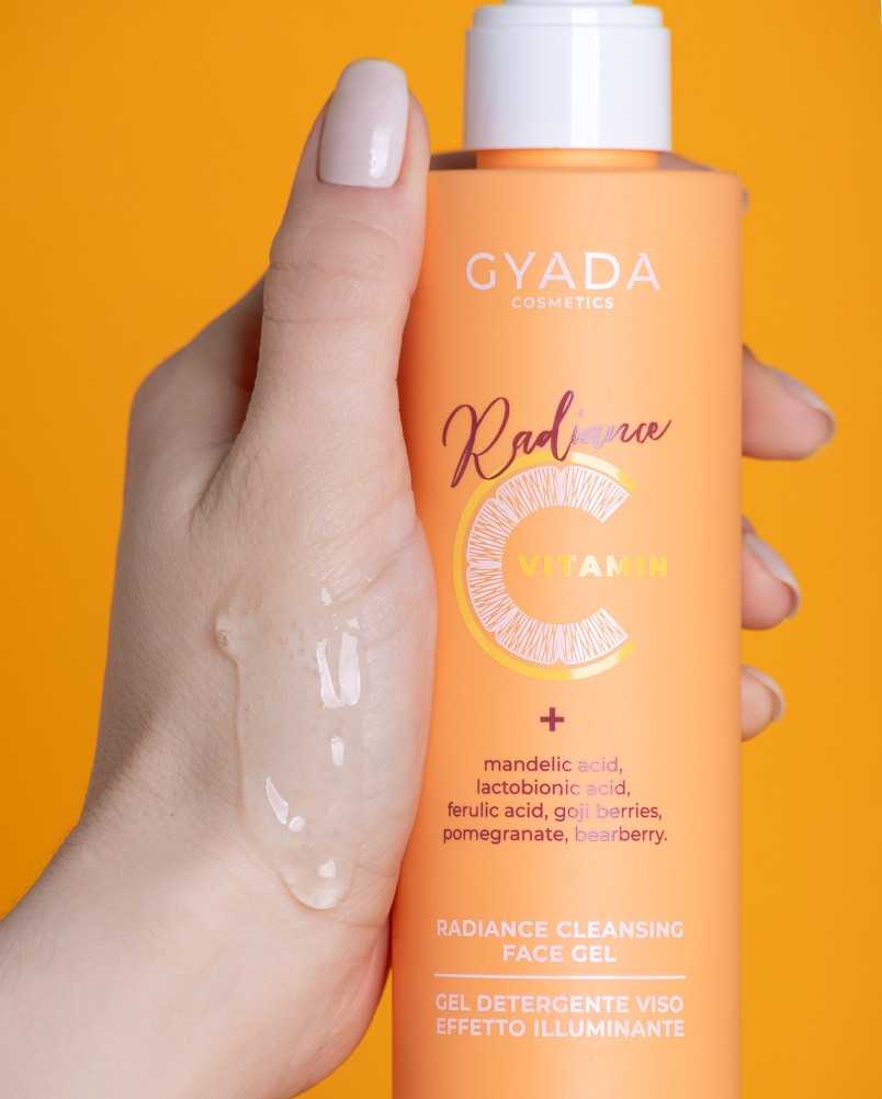 BRIGHTENING GEL CLEANSER