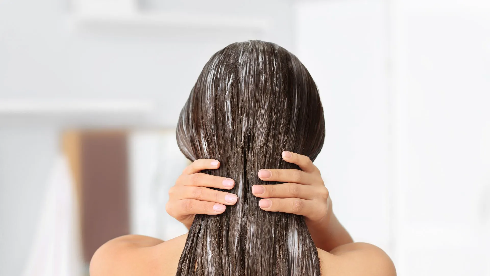 La tua hair routine rinforzante passo dopo passo